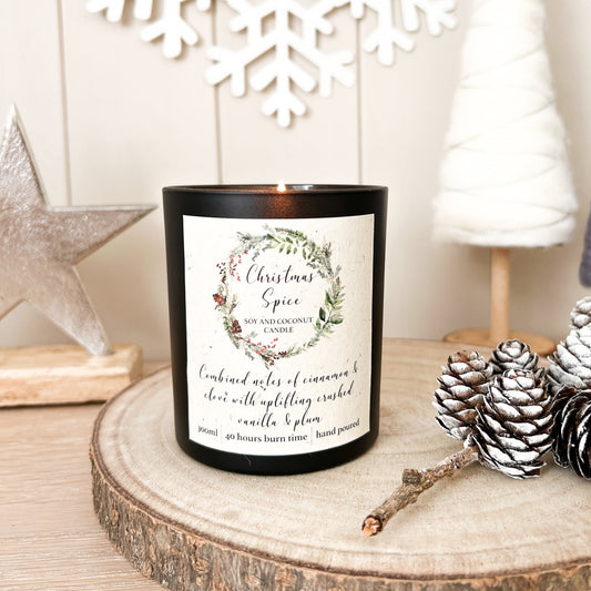 Soy and Coconut Wax Scented Candle, Christmas Wreath Design - 300ml - 5 Scents, 4 Jar Colours